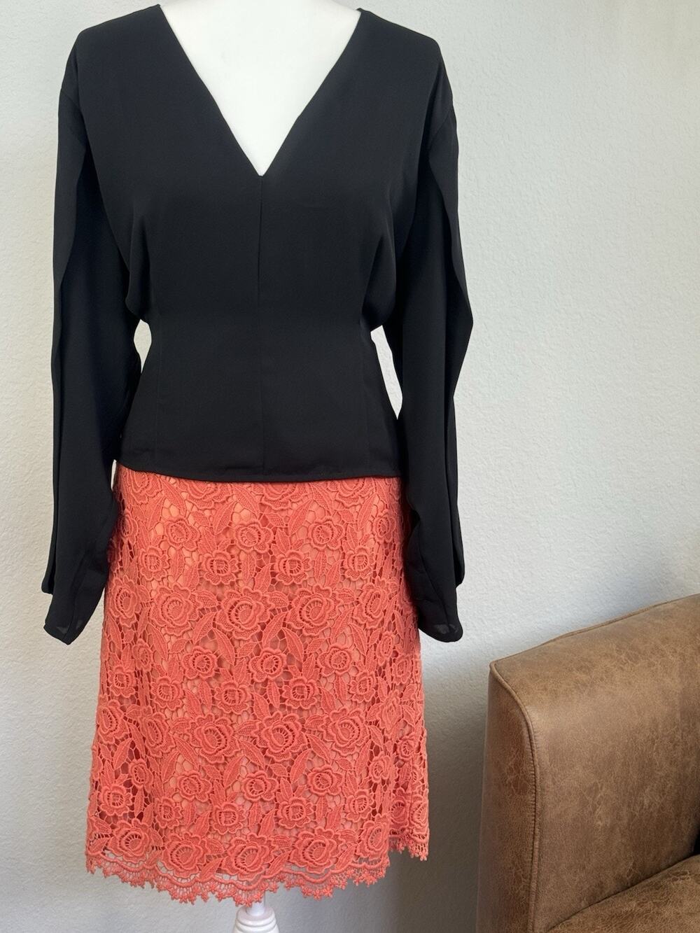 Banana Republic Black Seamed Hourglass V-Neck Top Women’s Size 18 NWT Side Zip